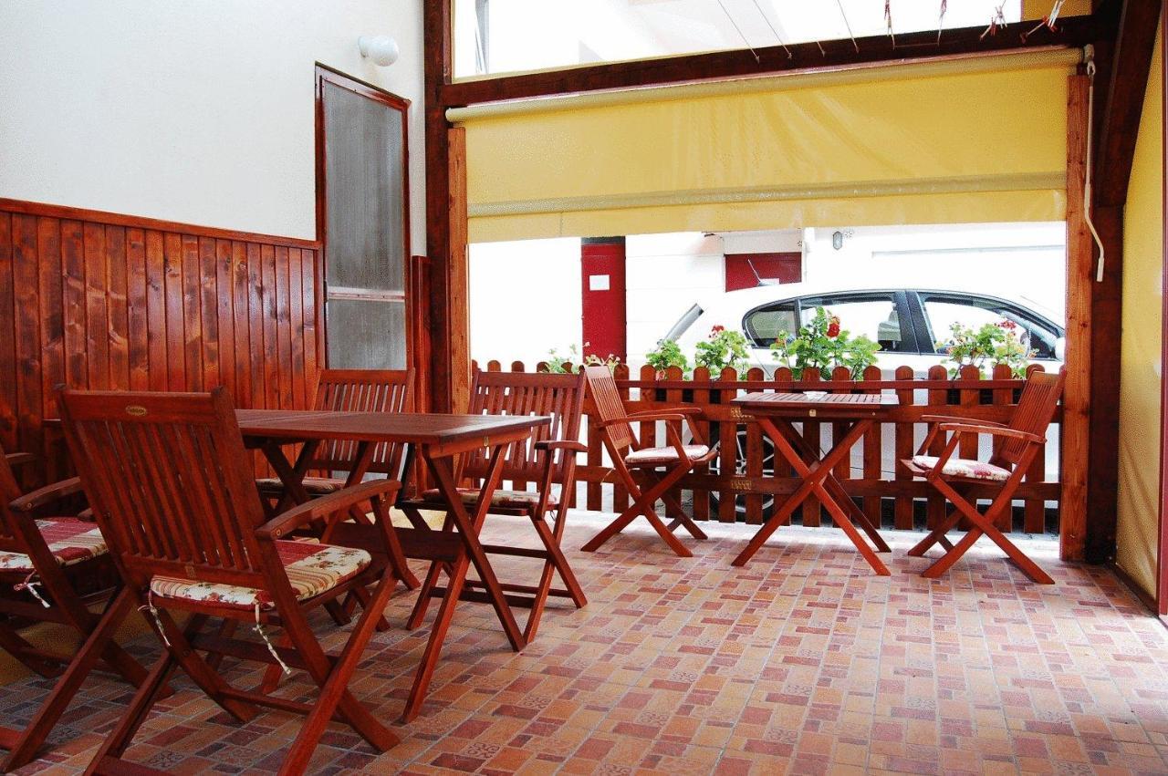 Voyager Bed & Breakfast Novi Sad Restaurace fotografie